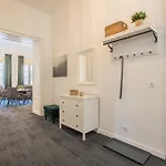 Апартаменти Whats *