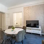 Апартаменти Whats